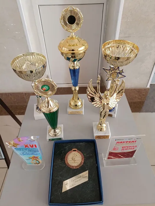 125 (8)